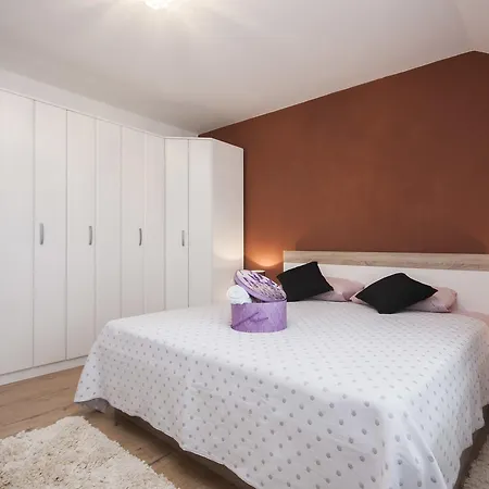 Apartment Dar